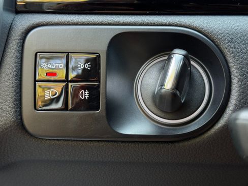 Used 2020 Porsche Cayenne image 17