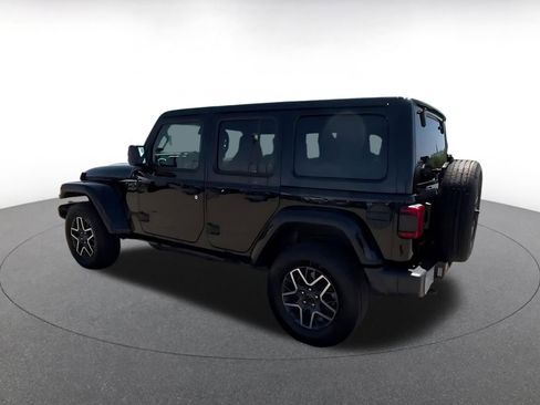 Used 2025 Jeep Wrangler Unlimited Sahara AWD/4WD image 10
