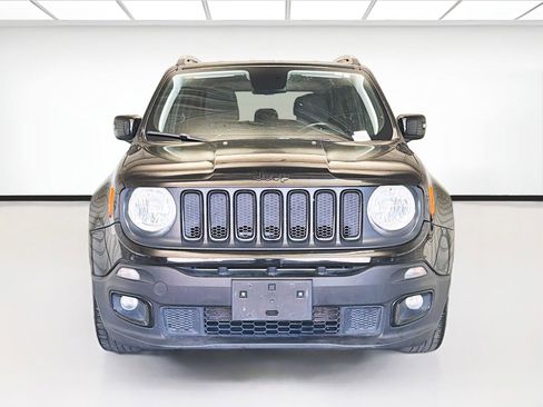 Used 2018 Jeep Renegade Altitude w/ UConnect 8.4 Nav Group FWD image 2