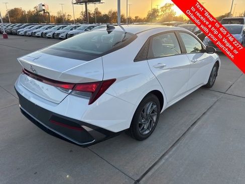 Used 2024 Hyundai Elantra SEL image 5