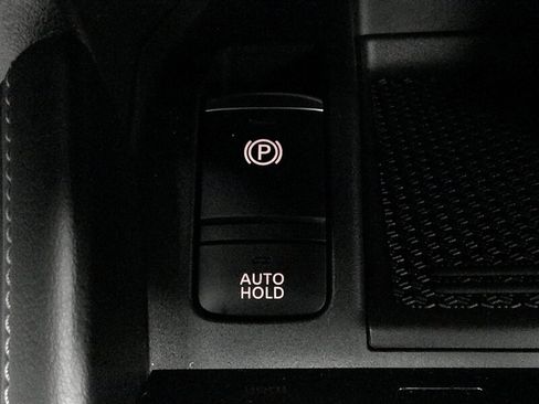 Used 2023 Nissan Kicks SV image 19