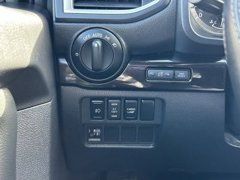 Used 2019 Nissan Titan SV w/ SV Convenience Package image 20