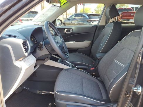 Certified 2025 Hyundai Venue Limited image 19