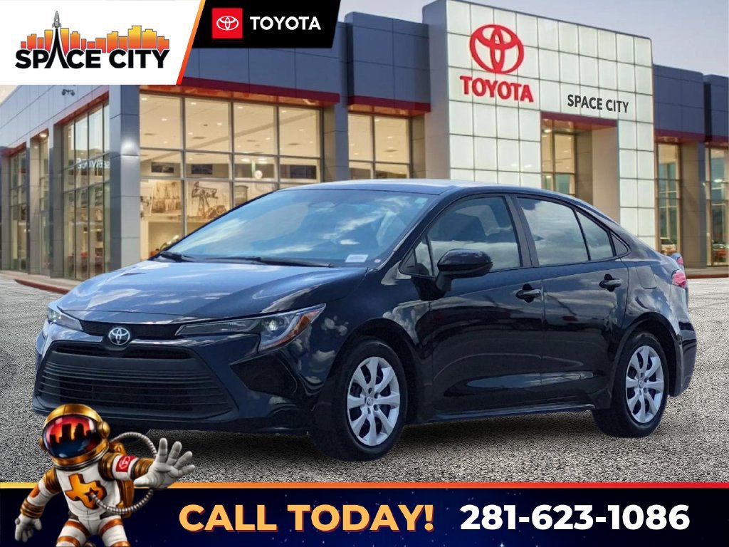 Used 2026 Toyota Corolla LE FWD image 1