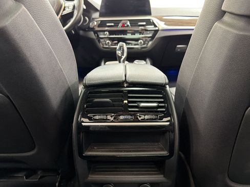 Used 2018 BMW 530i xDrive image 29