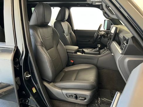 Used 2025 Lexus GX 550 w/ Accessory Package (2T) AWD/4WD image 48
