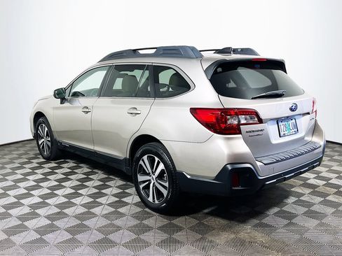 Used 2019 Subaru Outback 2.5i Limited AWD/4WD image 5