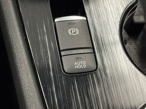 Used 2022 Nissan Rogue SV w/ SV Premium Package AWD/4WD image 32