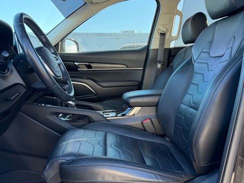 Used 2022 Kia Telluride SX w/ SX Prestige Package image 12