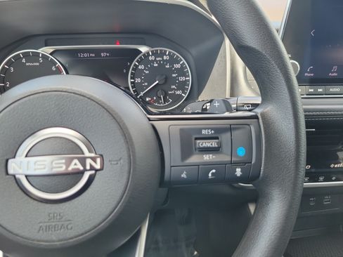 Used 2022 Nissan Rogue SV FWD image 20