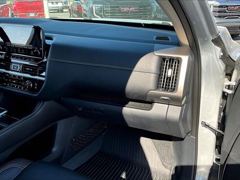 Used 2022 Nissan Pathfinder Platinum w/ Cargo Package image 16