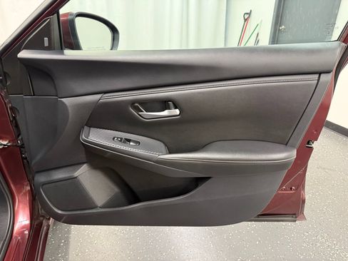 Used 2024 Nissan Sentra SV FWD image 7