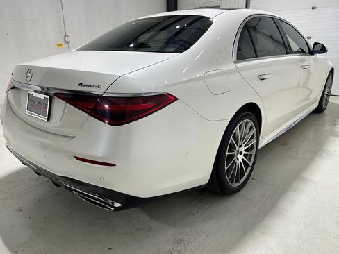 Used 2022 Mercedes-Benz S 580 4MATIC Sedan w/ AMG Line Package image 7