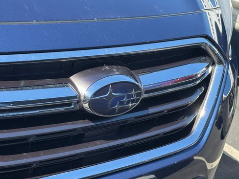 Used 2019 Subaru Outback 3.6R Limited AWD/4WD image 9