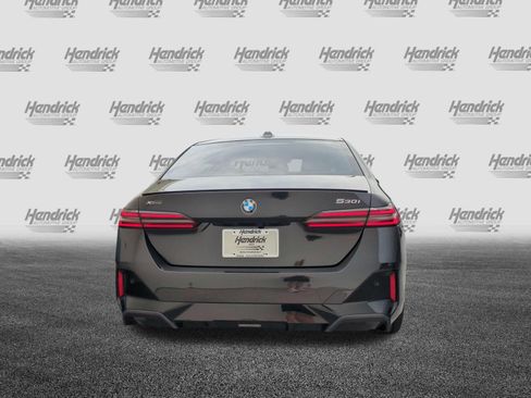 Used 2027 BMW 530i xDrive w/ M Sport Package AWD/4WD image 9