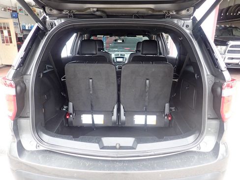 Used 2017 Ford Explorer XLT w/ Equipment Group 202A image 18