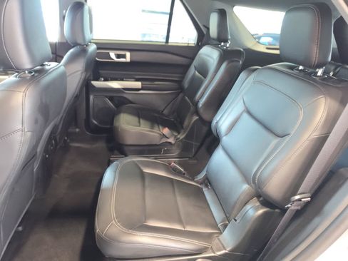 Certified 2023 Ford Explorer XLT w/ Equipment Group 202A AWD/4WD image 30