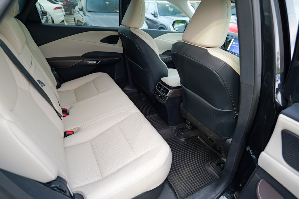 Used 2023 Lexus RX 350 Premium w/ Accessory Package AWD/4WD image 29