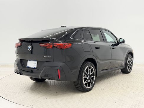 Used 2026 BMW X2 xDrive28i AWD/4WD image 9