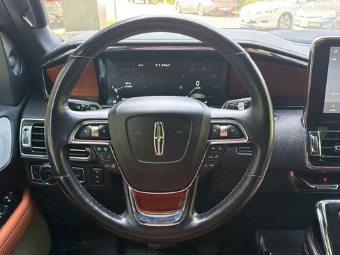 Used 2020 Lincoln Navigator L Reserve w/ Luxury Package AWD/4WD image 17