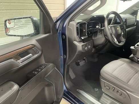 Used 2022 Chevrolet Silverado 1500 LT AWD/4WD image 10