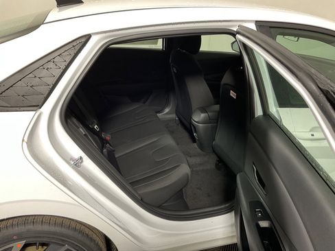 New 2025 Hyundai Elantra SEL image 30