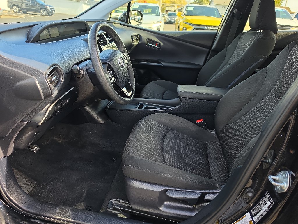 Certified 2019 Toyota Prius LE AWD/4WD image 15