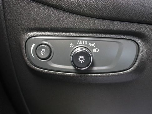 Used 2019 Chevrolet Equinox LT w/ Driver Convenience Package FWD image 26