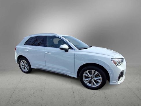 Certified 2022 Audi Q3 2.0T Premium Plus image 2