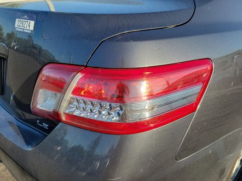 Used 2011 Toyota Camry LE w/ LE Extra-Value Pkg FWD image 9