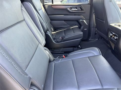 Certified 2025 GMC Yukon XL Denali image 8