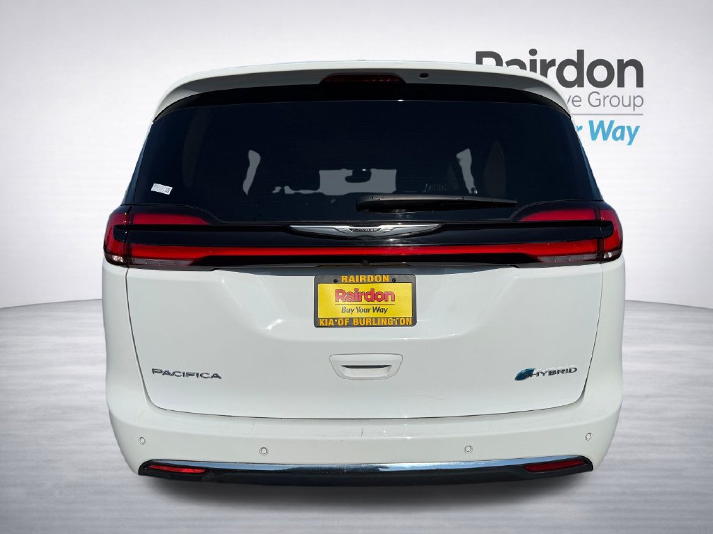 Used 2022 Chrysler Pacifica Limited w/ Uconnect Theater Family Group FWD image 6