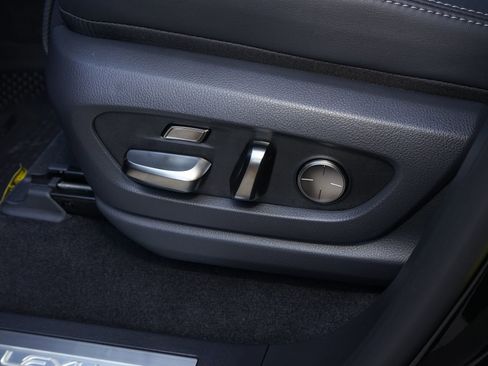 Used 2025 Lexus LX 600 4WD w/ Accessory Package (2T) image 31