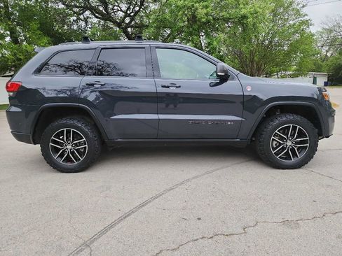 Used 2018 Jeep Grand Cherokee Trailhawk w/ Trailhawk Luxury Group image 11