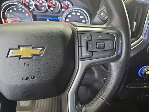 Used 2021 Chevrolet Silverado 1500 LT RWD image 17