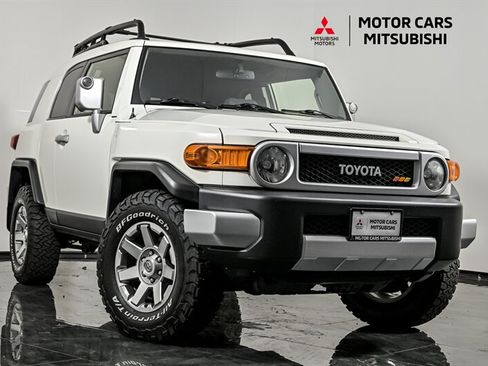 Used 2014 Toyota FJ Cruiser 4WD w/ Upgrade Package image 1