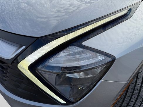 Certified 2023 Kia Sportage LX image 23