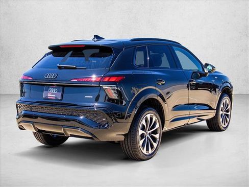 New 2026 Audi Q3 quattro 2.0T AWD/4WD image 5
