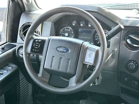 Used 2016 Ford F250 XL w/ Power Equipment Group AWD/4WD image 27
