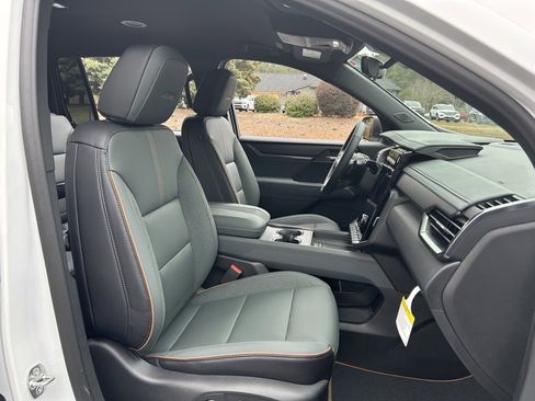 New 2026 GMC Acadia AT4 image 49