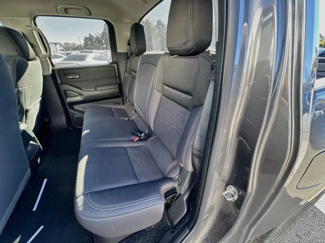 Used 2024 Nissan Frontier SV w/ Technology Package AWD/4WD image 16
