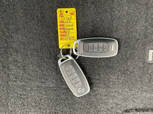 Used 2023 Nissan Rogue SL w/ SL Premium Package image 23