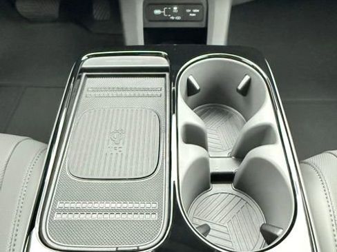 Used 2025 Hyundai Ioniq 5 SEL image 24