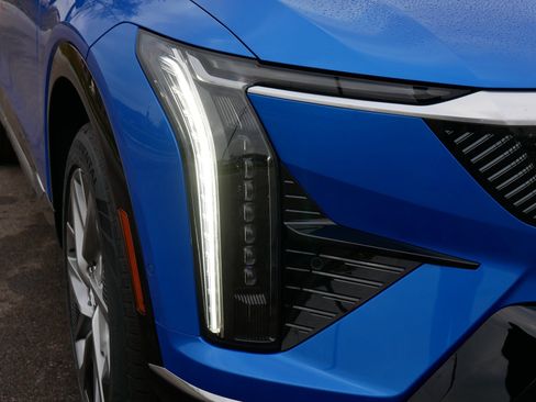 New 2026 Cadillac Optiq Luxury 1 image 14