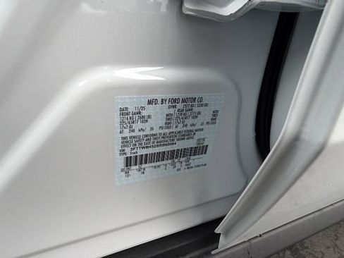 New 2025 Ford Maverick XLT image 33