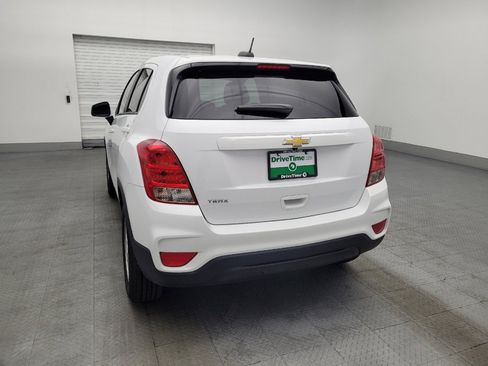 Used 2022 Chevrolet Trax LS w/ Tint and Cruise Package FWD image 6