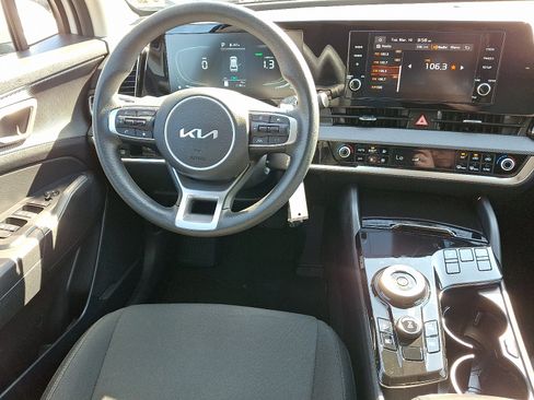 Used 2023 Kia Sportage LX image 14