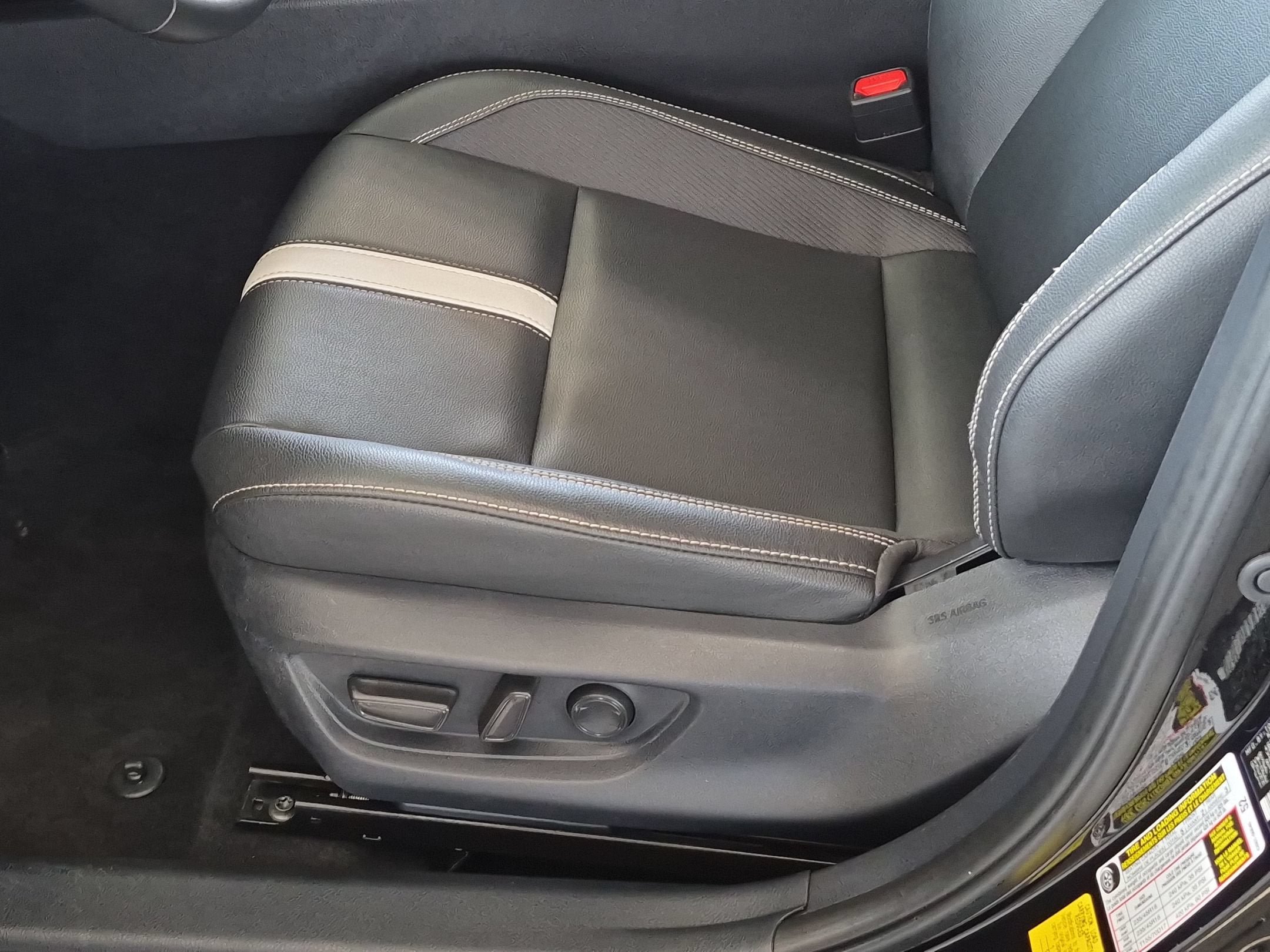 Used 2025 Toyota Camry SE FWD image 14