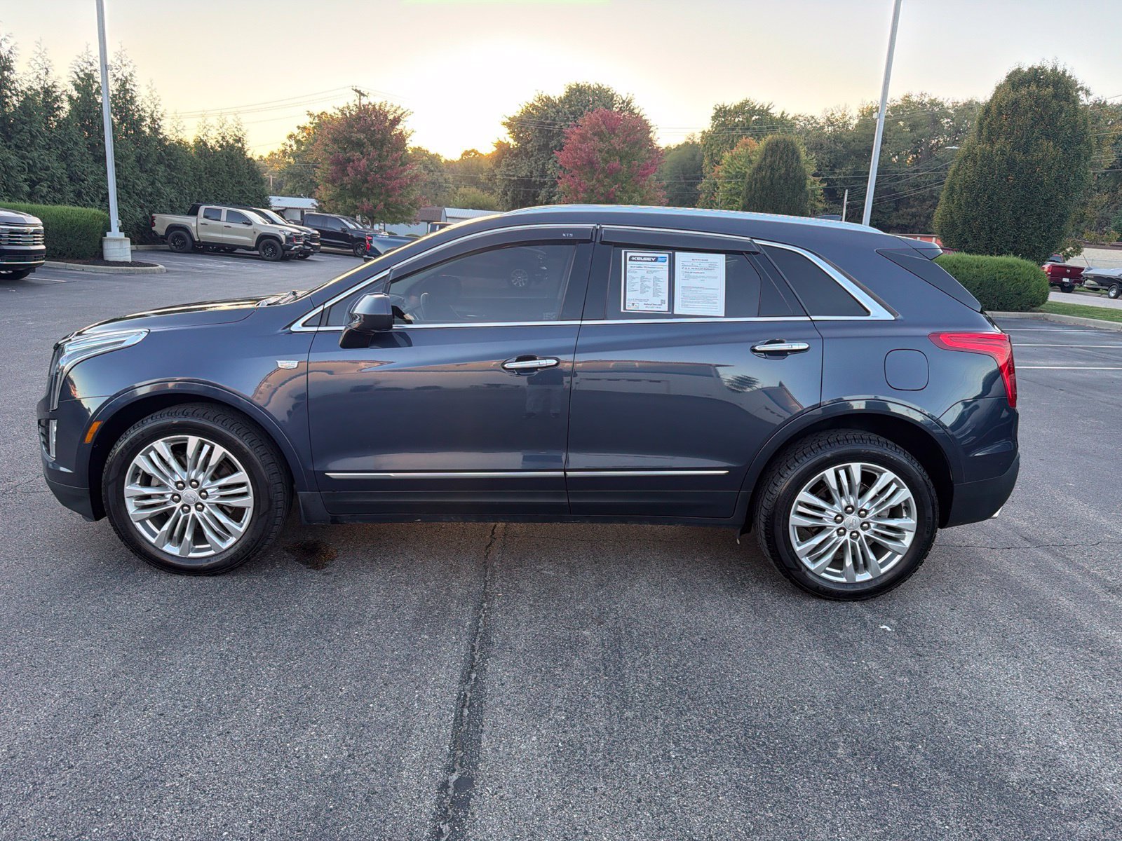 Used 2019 Cadillac XT5 Premium Luxury FWD image 2