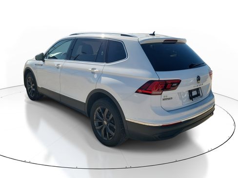 Used 2024 Volkswagen Tiguan SE image 4